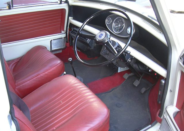 ’69年式 モーリス トラベラー
